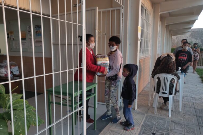 Entrega de Cestas Básicas