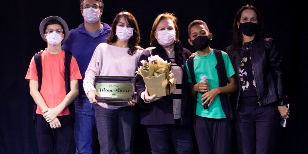 Titina, educandos e familia